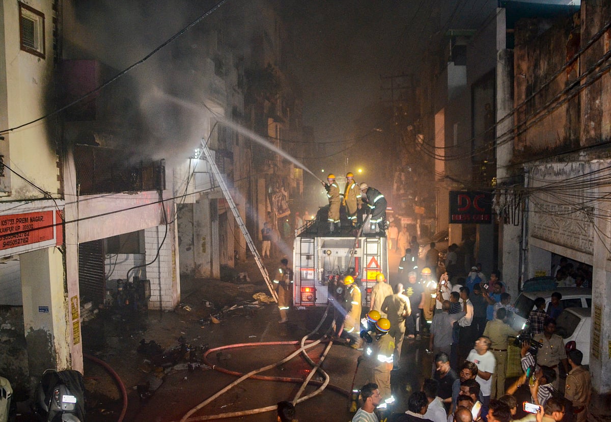 PTI : Kanpur building fire: Family of 5 dead