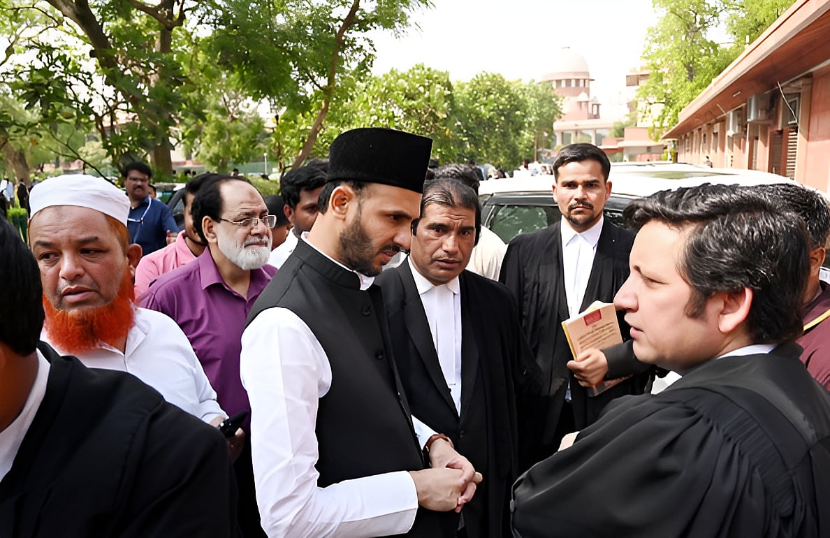 Photo by Arvind Yadav/Hindustan Times via Getty Images : Samajwadi Party (SP) MP from Sambhal Zia Ur Rehman Barq outside the Supreme Court of India, after Waqf Amendment Act case hearing on April 17, 2025 in New Delhi, India