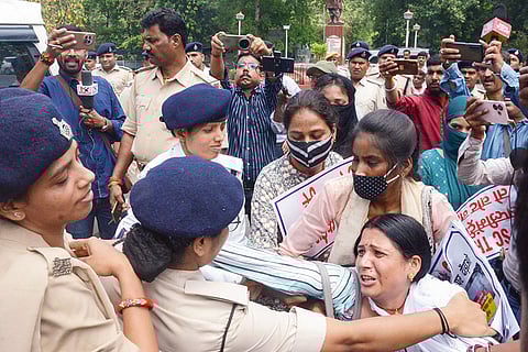 BPSC aspirants protest in Patna