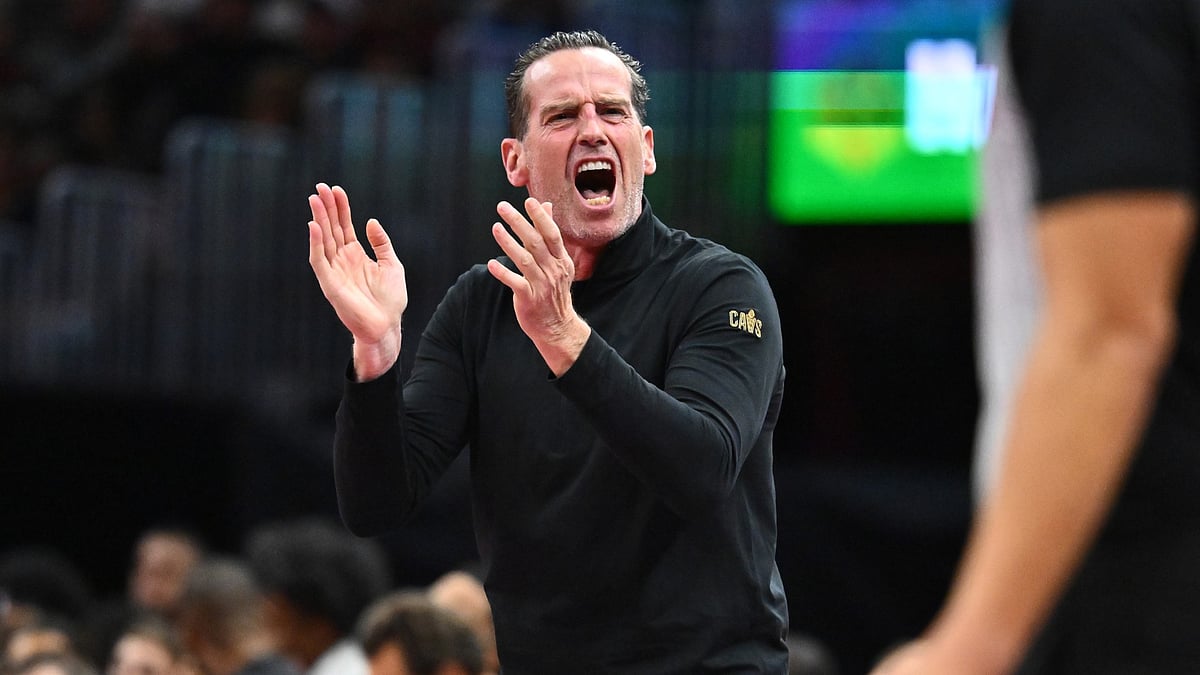 Head coach Kenny Atkinson of the Cleveland Cavaliers reacts during the third quarter of the Emirates NBA Cup game against the Chicago Bulls at Rocket Mortgage Fieldhouse on November 15, 2024 in Cleveland, Ohio. The Cavaliers defeated the Bulls 144-126.