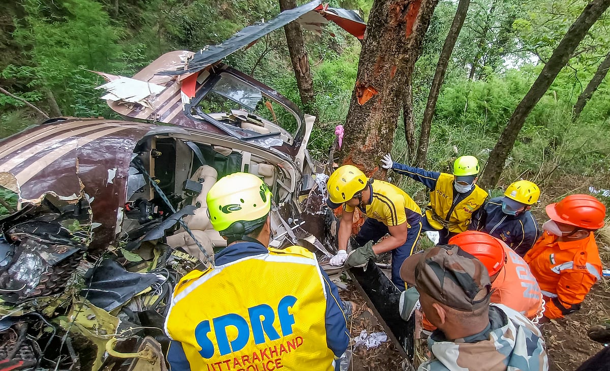 PTI : Helicopter crashes in Uttarkashi