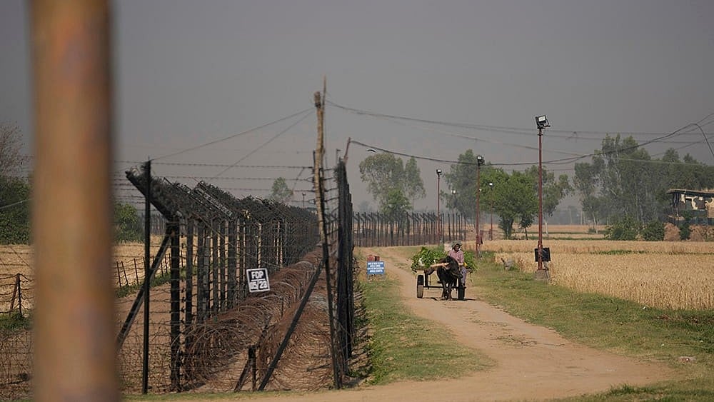 | Photo: AP/Channi Anand : India Pakistan Border 