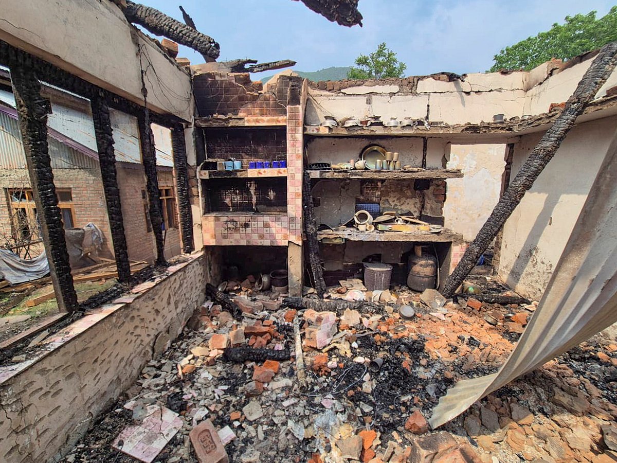 PTI : Heavy shelling by Pak troops along LoC in J-K