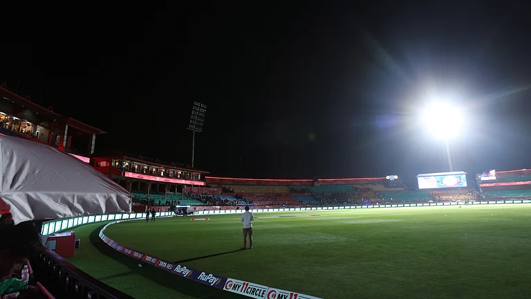 Punjab Kings and Delhi Capitals' IPL game was postponed. - null