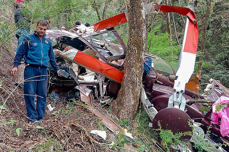 Helicopter crashes in Uttarkashi