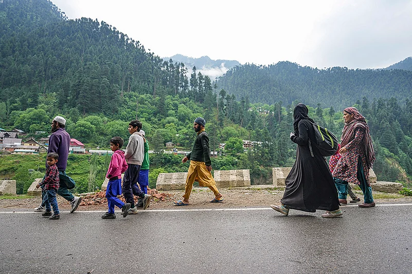 Operation Sindoor Pakistani shelling in indian border states: Baramulla