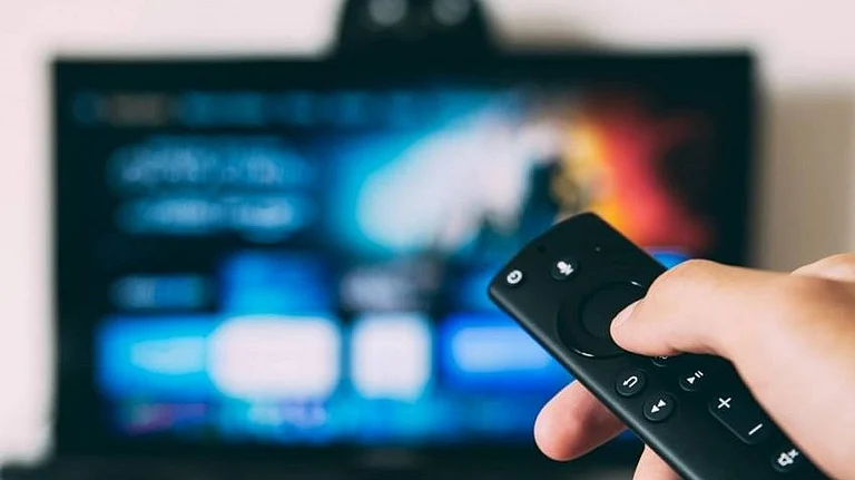 Govt bans 25 OTT platforms for streaming obscene content - null