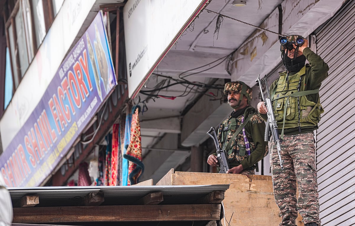 Security Personnel posted In Jammu and Kashmir - PTI