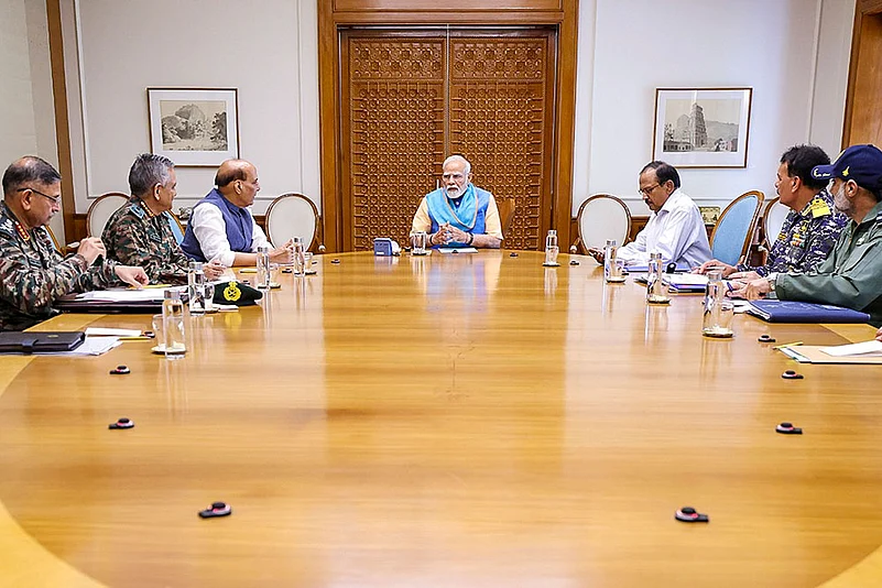 Indo-Pak Conflict: PM Modi chairs meeting with top defence establishment