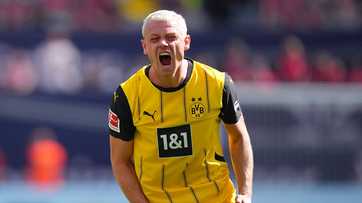 Borussia Dortmund goalscorer Julian Ryerson. - null