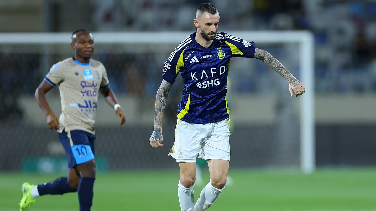 X/AlNassrFC_EN : Al-Nassr's Marcelo Brozovic in action.