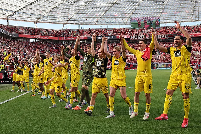 Bundesliga 2024-25: Bayer 04 Leverkusen vs Borussia Dortmund - | Photo: Rolf Vennenbernd/dpa via AP