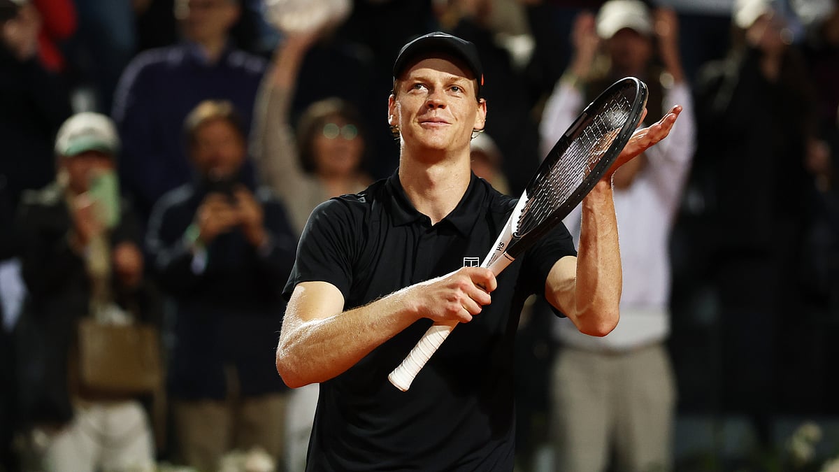 Jannik Sinner thanks his fans after Tuesday's win