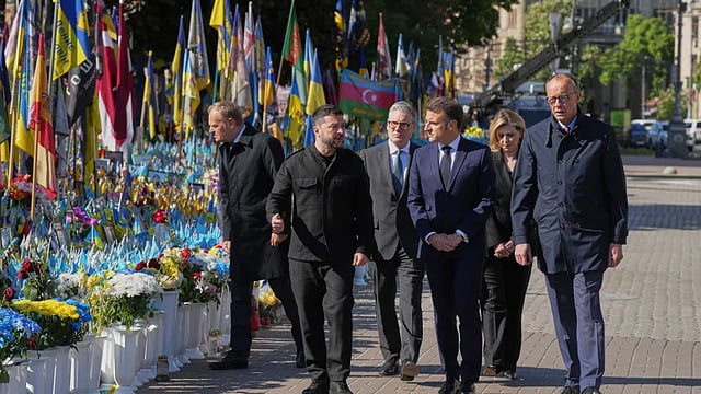 EU Warns Russia Of Tougher Sanctions If It Rejects Ceasefire Deal