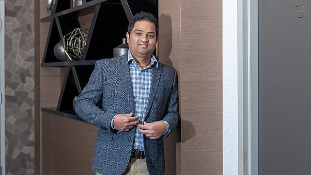 Harnessing The Power Of Microsoft SQL Server: Sethu Neeli’s Developing Artificial Intelligence With PCI DSS Compliance In Database Administration