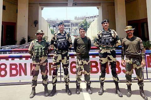 BSF jawan handed over by Pak Rangers