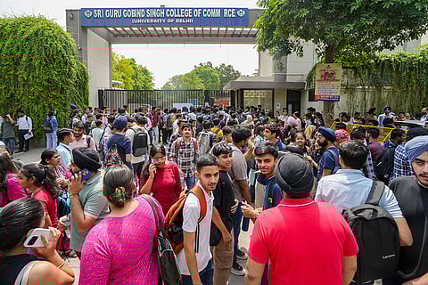 Fire breaks out in library of DU college