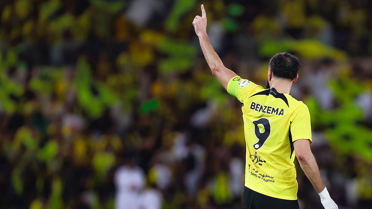 X/ittihad_en : Karim Benzema in action.