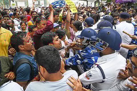Jobless teachers gherao Bengal education minister's office
