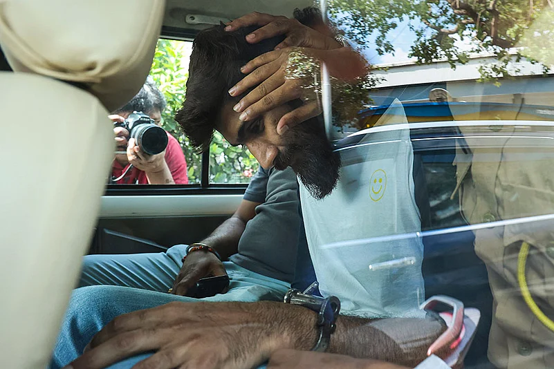 NIA arrests two members of ISIS sleeper cells module from Mumbai airport