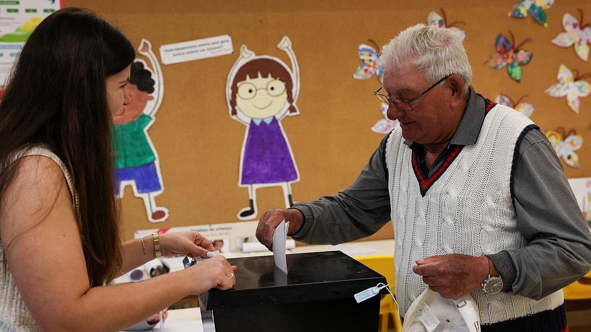 Reuters : Portugal cast vote