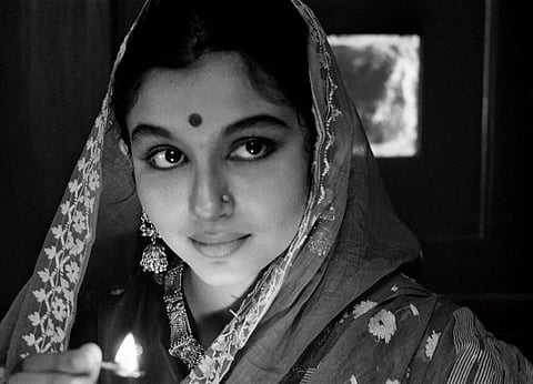 Sharmila Tagore in Apur Sansar (1959)