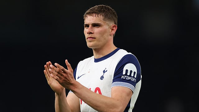 Tottenham Vs Man United: Van De Ven Determined For Spurs To End Trophy Drought