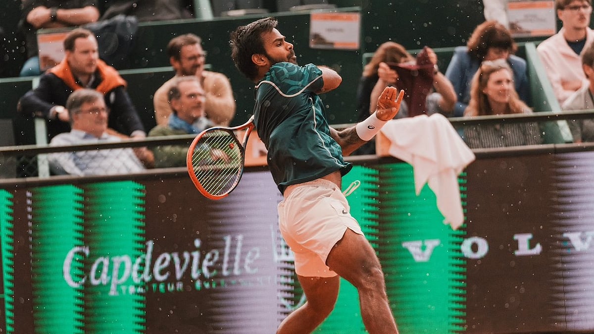 | Photo: X/nagalsumit : Sumit Nagal playing against Hugo Gaston in Bordeaux on 14 May.
