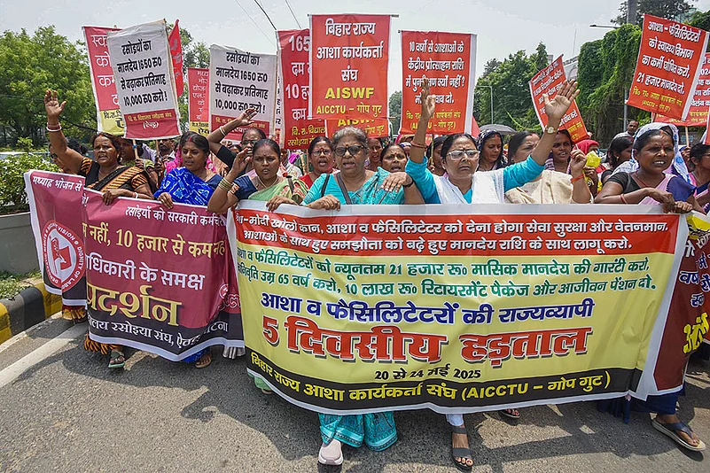 Community health workers protest in Patna