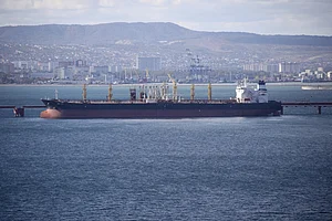AP : Russian oil tanker