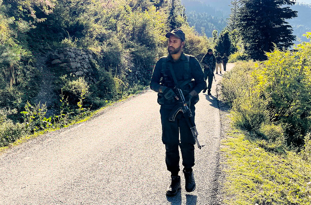 PTI : Encounter in Kishtwar enters day 2