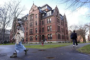 AP : Harvard University sues Trump administration over ban on international students