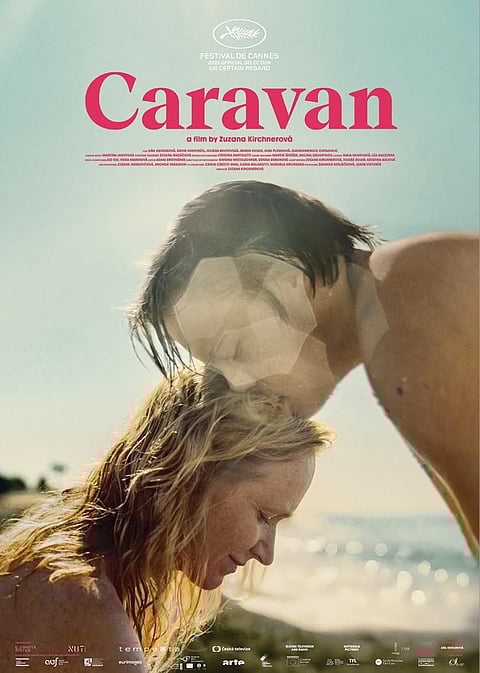 Caravan Still