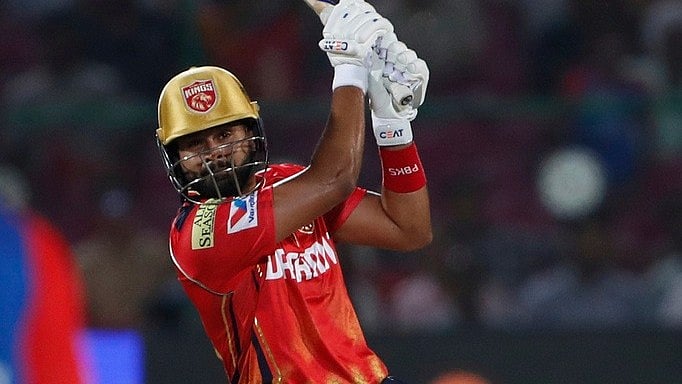 | Photo: AP Photo/Surjeet Yadav : Punjab Kings' captain Shreyas Iyer plays a shot during the Indian Premier League cricket match between Punjab Kings and Delhi Capitals at Sawai Mansingh Stadium in Jaipur