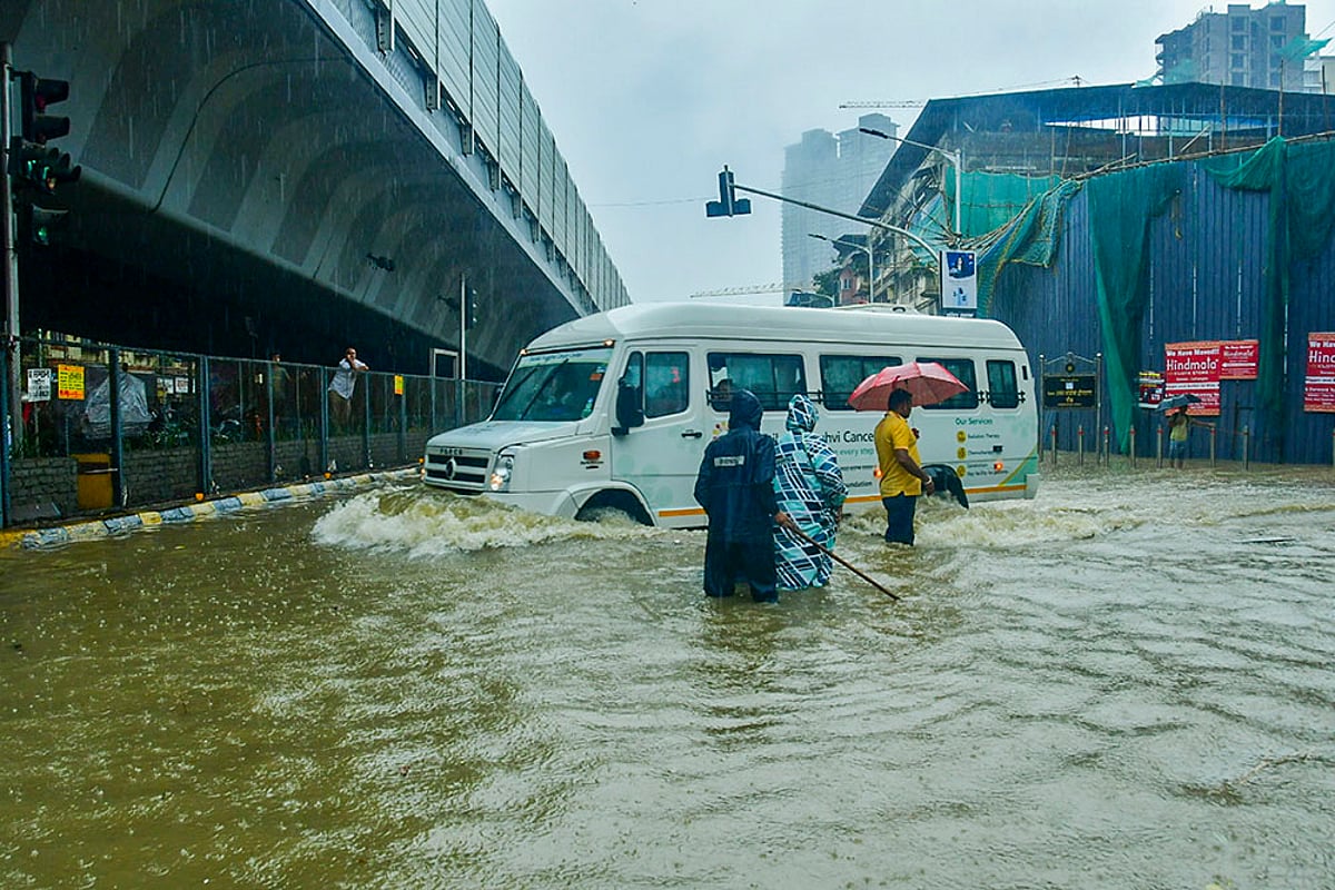 Weather Mumbai Rains: Monsoon Reaches Maharashtra_waterlogging
