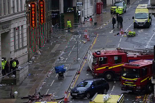 UK: Dozens Injured As Car Ploughs Into Liverpool Fan Club Parade, Man Arrested;  Cops Rule Out Terrorism Angle
