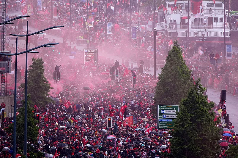 EPL soccer Liverpool FC Premier League victory parade pic 3