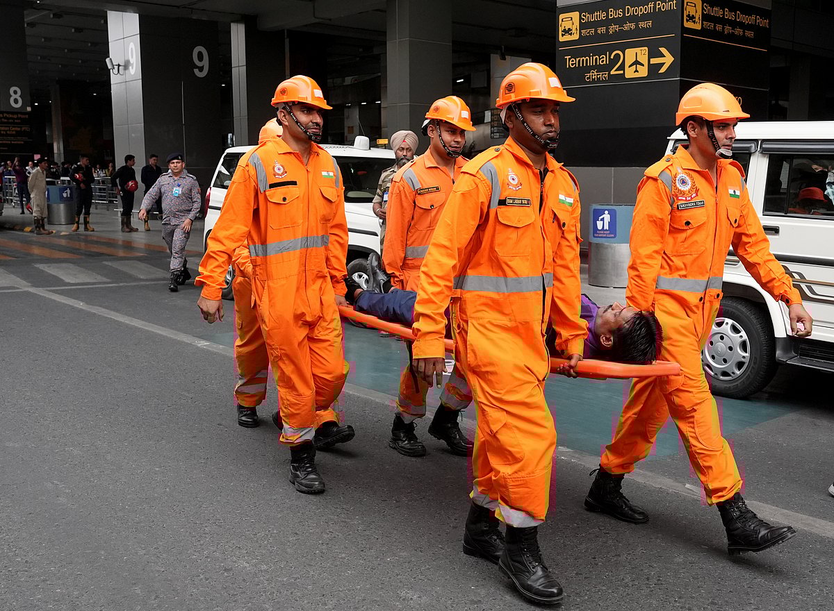  Tribhuvan Tiwari : Mock drills are designed to test the readiness of control rooms, air raid siren systems, civil defence units, and evacuation protocols. Civil defence personnel, including fire services, rescue teams, and depot managers, will participate in simulated emergency response scenarios. 