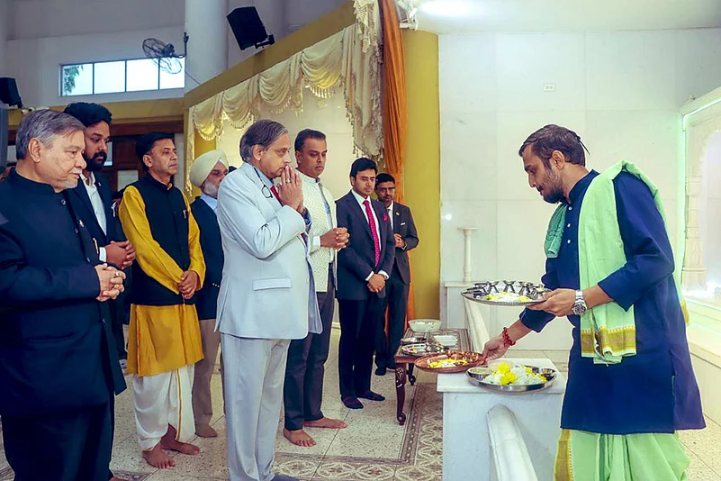 Tharoor delegation in Panama