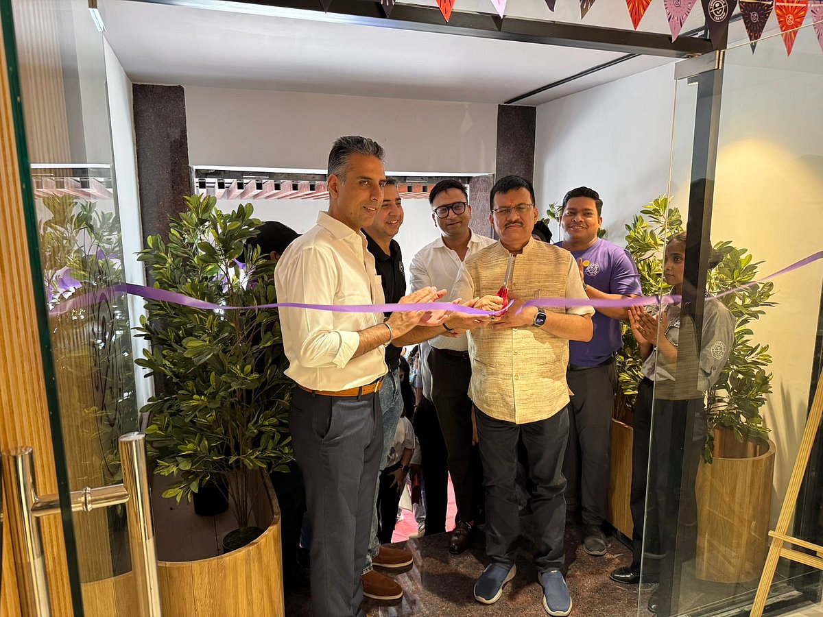 Satendra Singh, Chairman ICIM, Inaugurates “A New Brew in Town” At Greater Kailash-2
