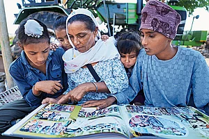 | Photo: Dinesh Parab : Life at the Border: Kulwant Singh, a survivor of Partition, is now settled in Kutch, Gujarat. She is seen with her grandchildren