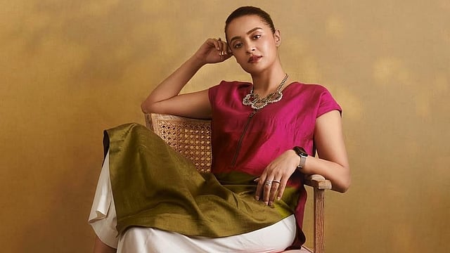 Surveen Chawla Recalls Unpleasant Casting Couch Experience After Her Marriage; Says A Director Tried To Kiss Her