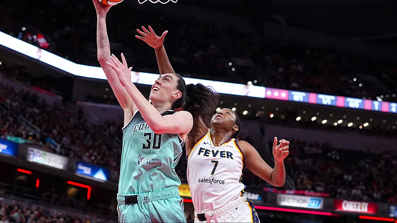 New York Liberty Breanna Stewart vs Indiana Fever AP