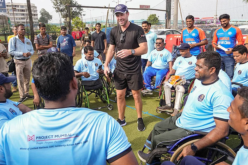 AB de Villiers with Wheelchair cricket team in Mumbai
