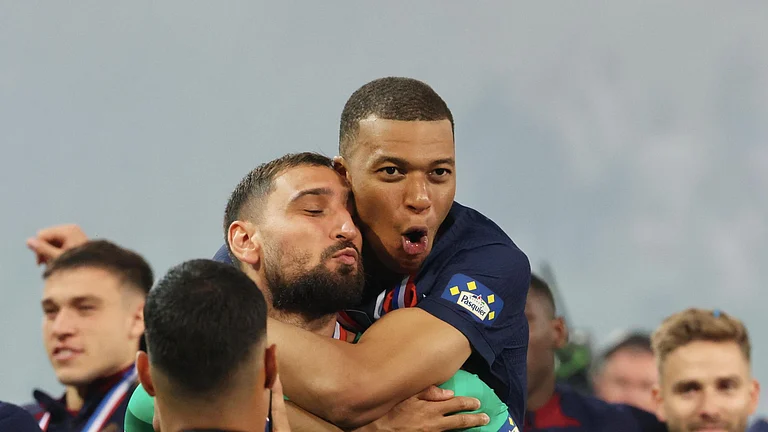 Mbappe congratulated former club PSG - null