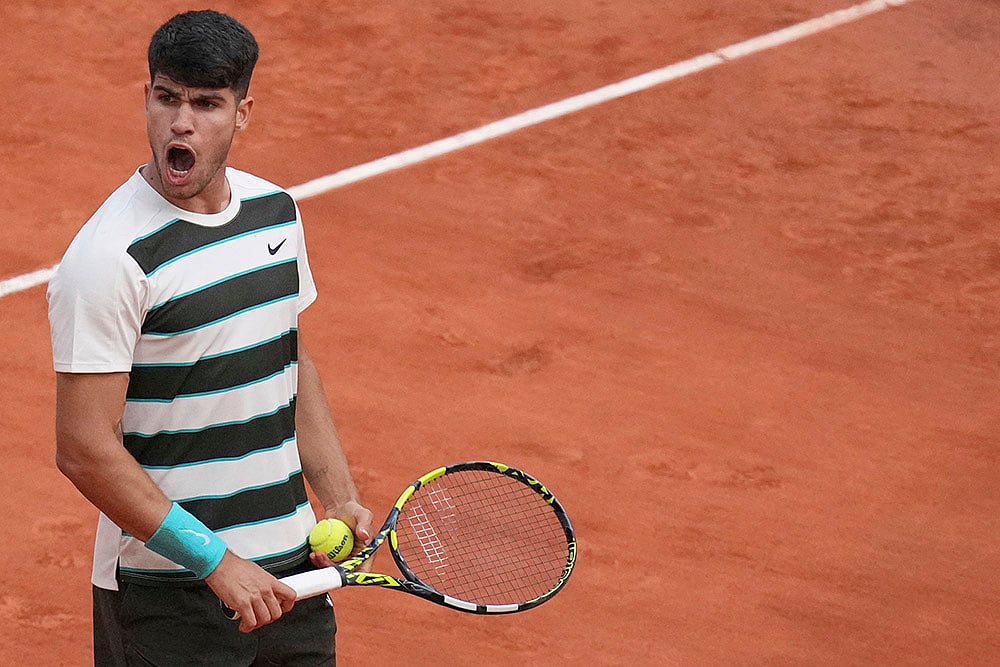 | Photo: AP/Christophe Ena : French Open 2025: Carlos Alcaraz vs Ben Shelton