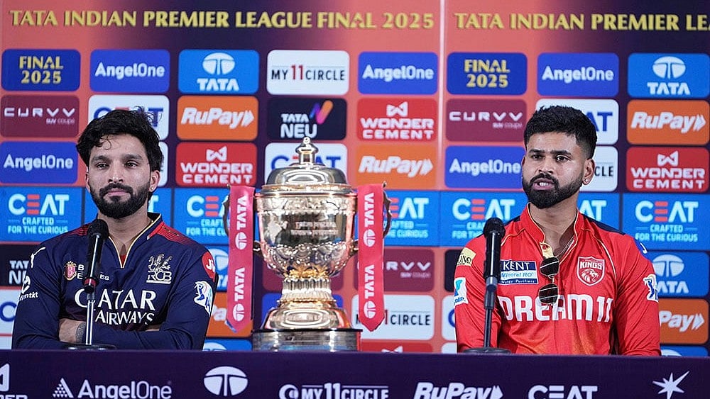 Punjab Kings and Royal Challengers Bengaluru captains ahead of IPL 2025 final. - Photo: AP/Ajit Solanki