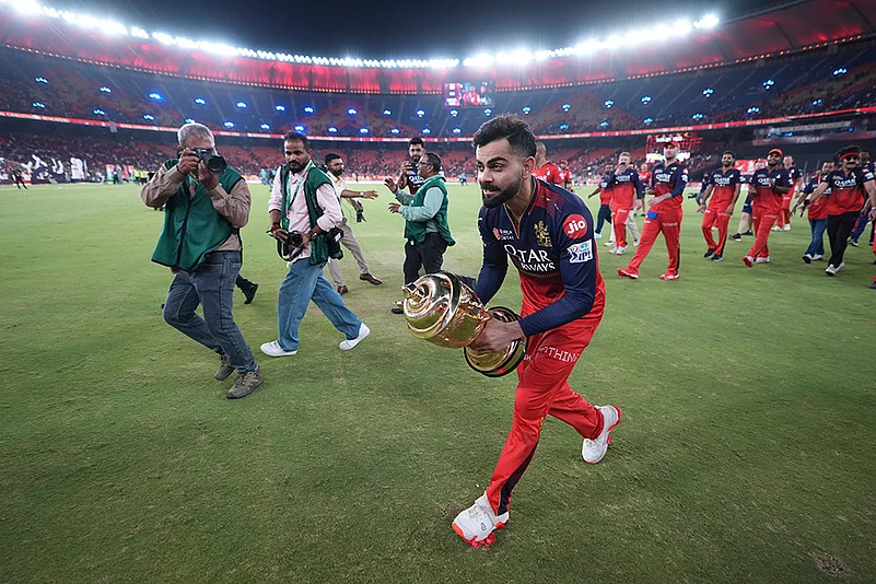 IPL 2025 Final RCB vs PBKS: RCB Victory Celebrations: Virat Kohli