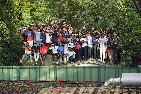 Stampede Outside Chinnaswamy Stadium