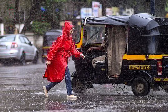 Mumbai Weather Update: Light Rain Showers and Humid Conditions Expected
